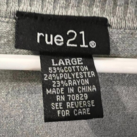 🐻Size L - Rue 21 - Light Gray Long Sleeve V-Neck Sweater - Picture 2 of 5